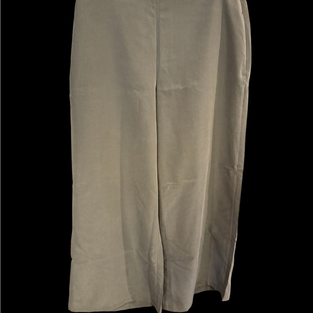 O53 J. Jill Sage Green Cropped Pants